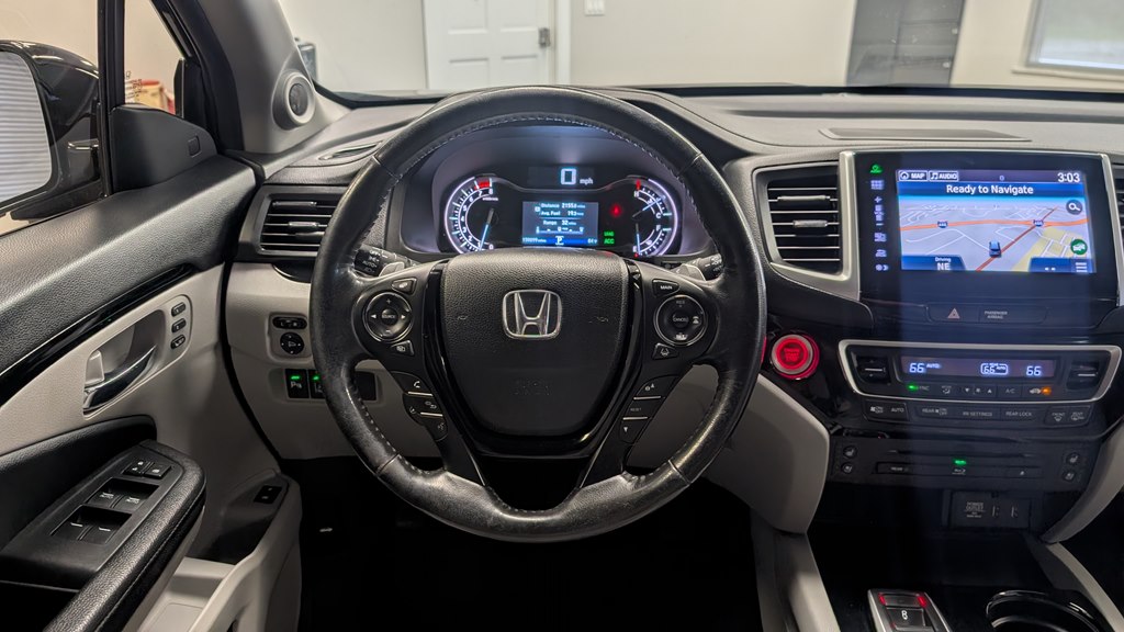 Photo 13 of this HONDA PILOT