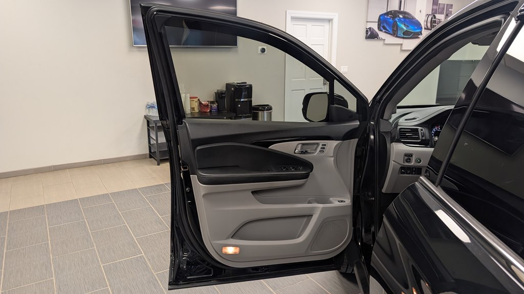 Photo 25 of this HONDA PILOT