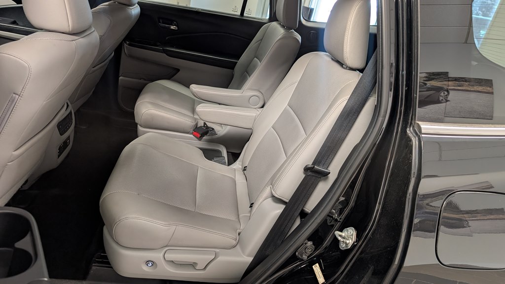 Photo 21 of this HONDA PILOT