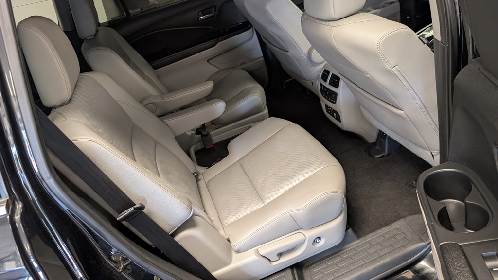 Photo 23 of this HONDA PILOT