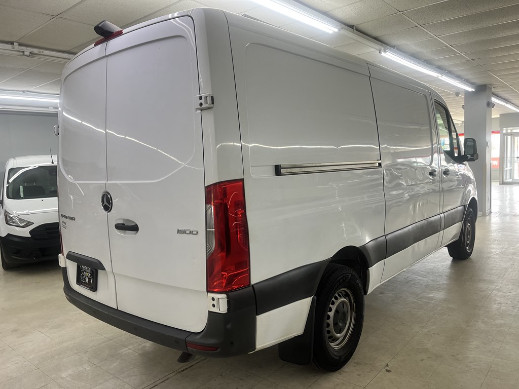 Photo 3 of this MERCEDES-BENZ SPRINTER