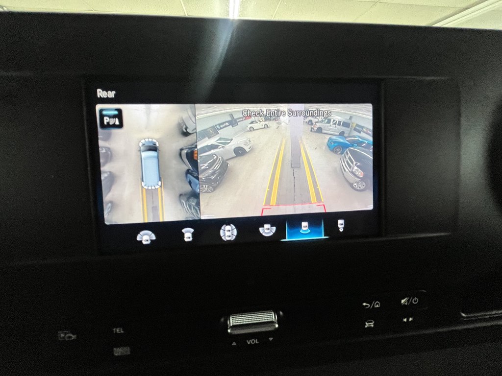 Photo 13 of this MERCEDES-BENZ SPRINTER