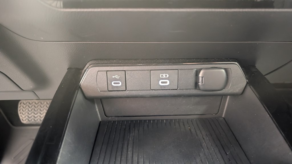 Photo 17 of this TOYOTA PRIUS