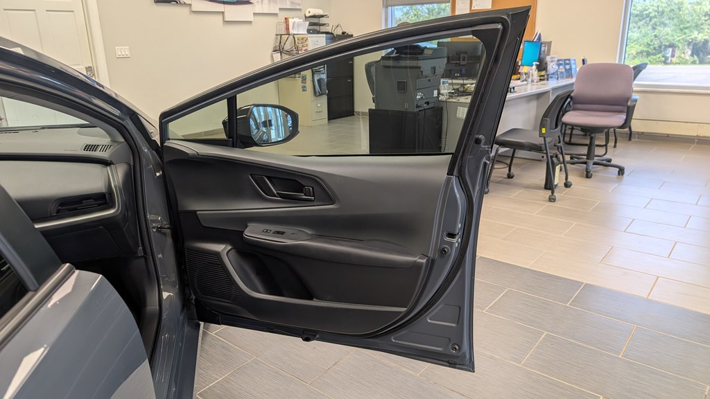 Photo 24 of this TOYOTA PRIUS