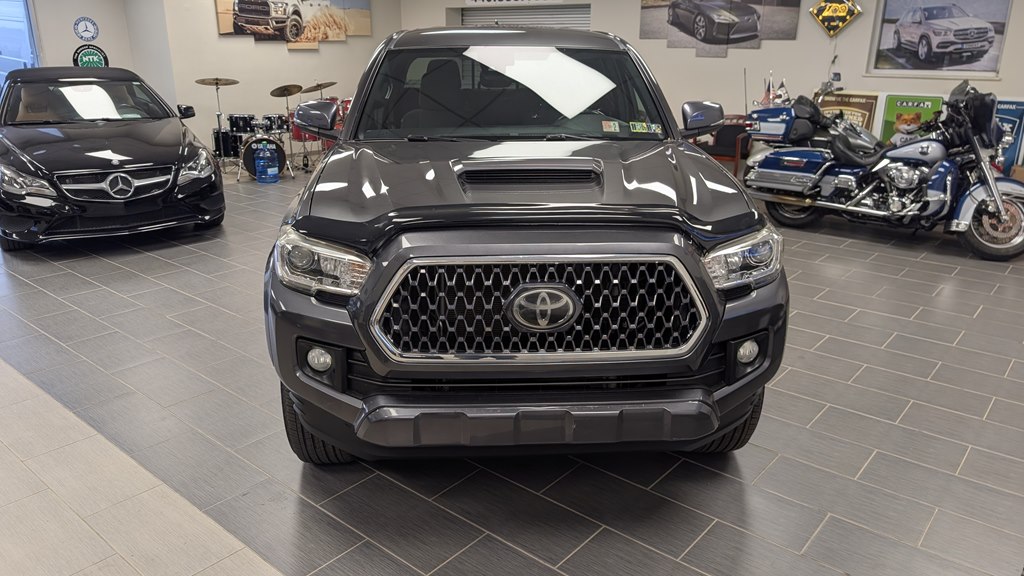 Photo 7 of this TOYOTA TACOMA