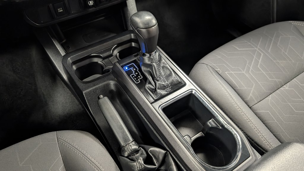 Photo 17 of this TOYOTA TACOMA