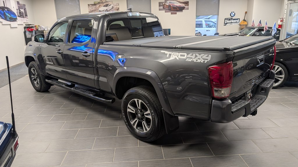 Photo 3 of this TOYOTA TACOMA