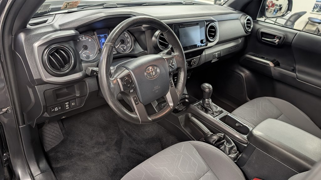 Photo 18 of this TOYOTA TACOMA