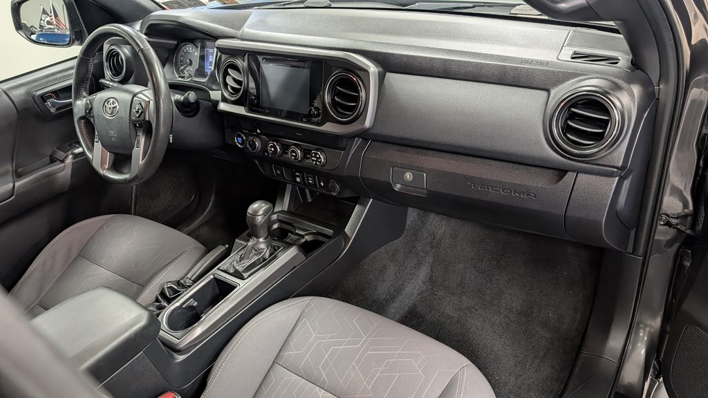Photo 19 of this TOYOTA TACOMA