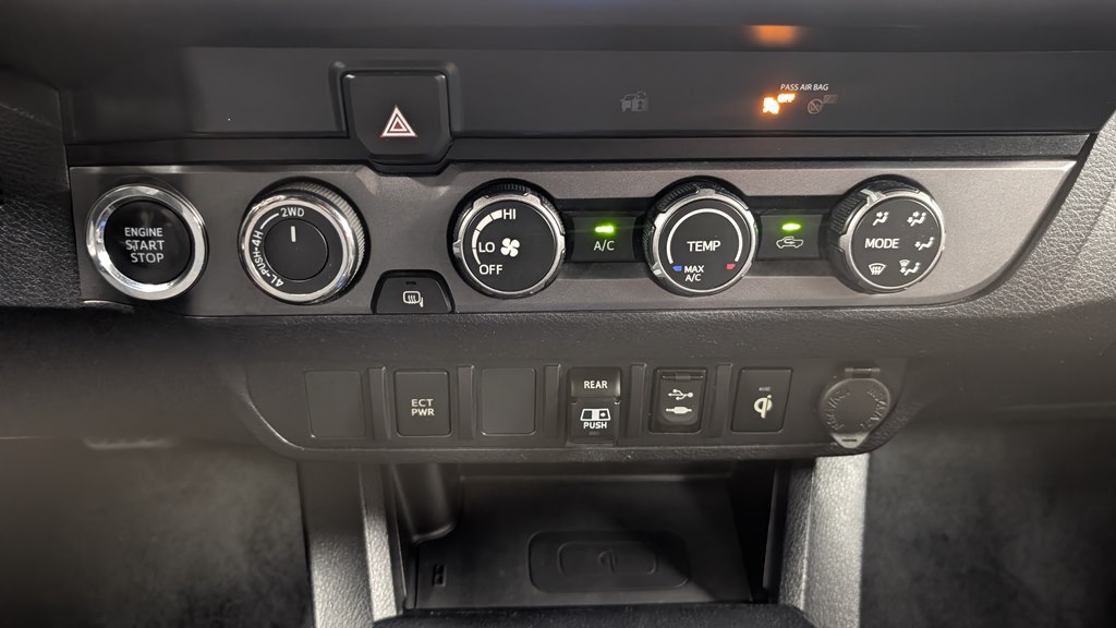 Photo 15 of this TOYOTA TACOMA