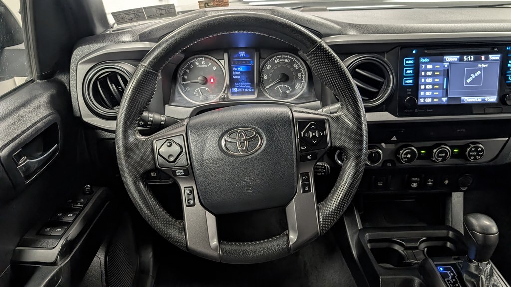 Photo 13 of this TOYOTA TACOMA