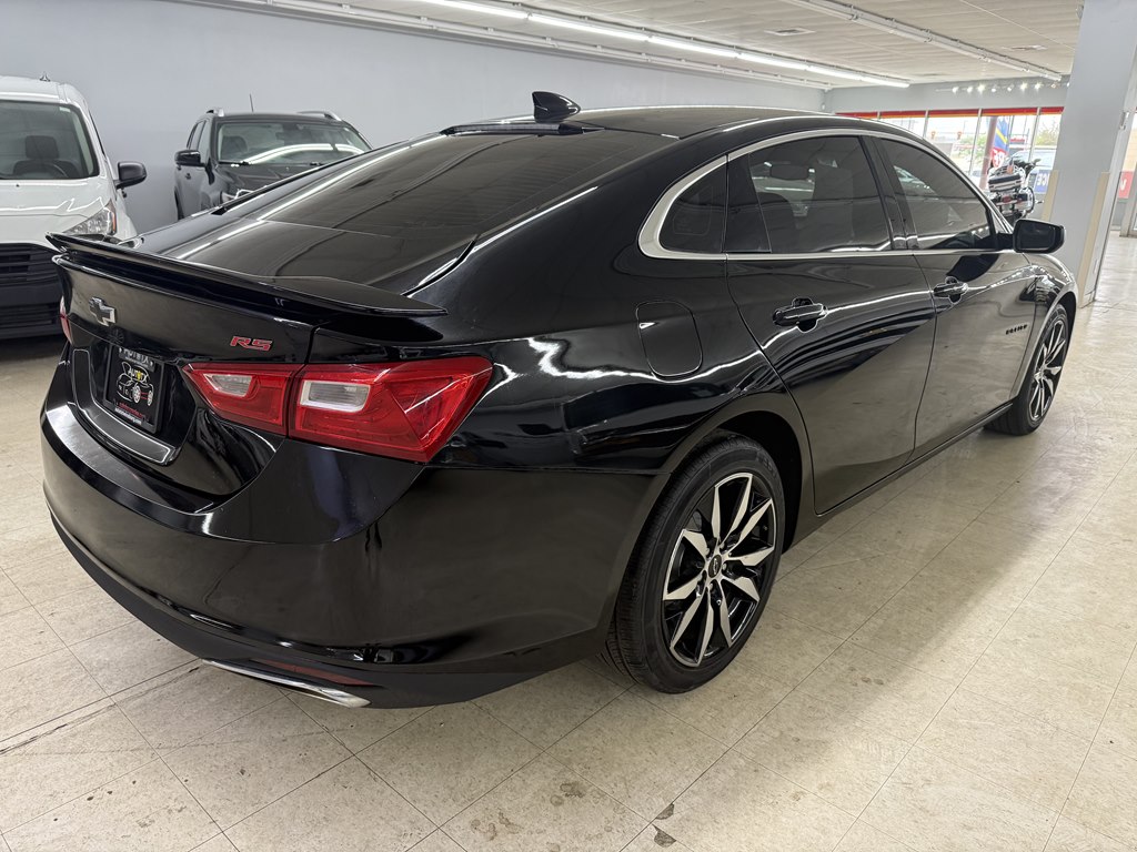 Photo 4 of this CHEVROLET MALIBU