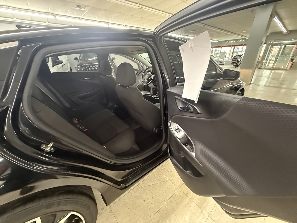 Photo 18 of this CHEVROLET MALIBU