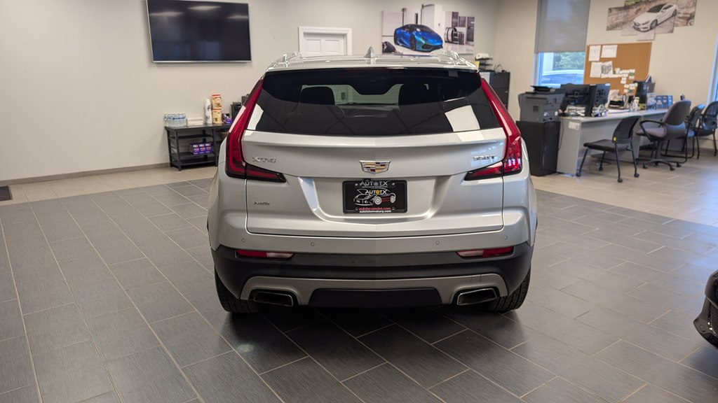 Photo 5 of this CADILLAC XT4