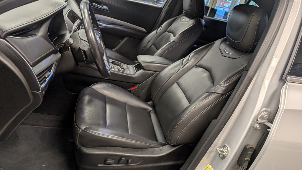 Photo 20 of this CADILLAC XT4