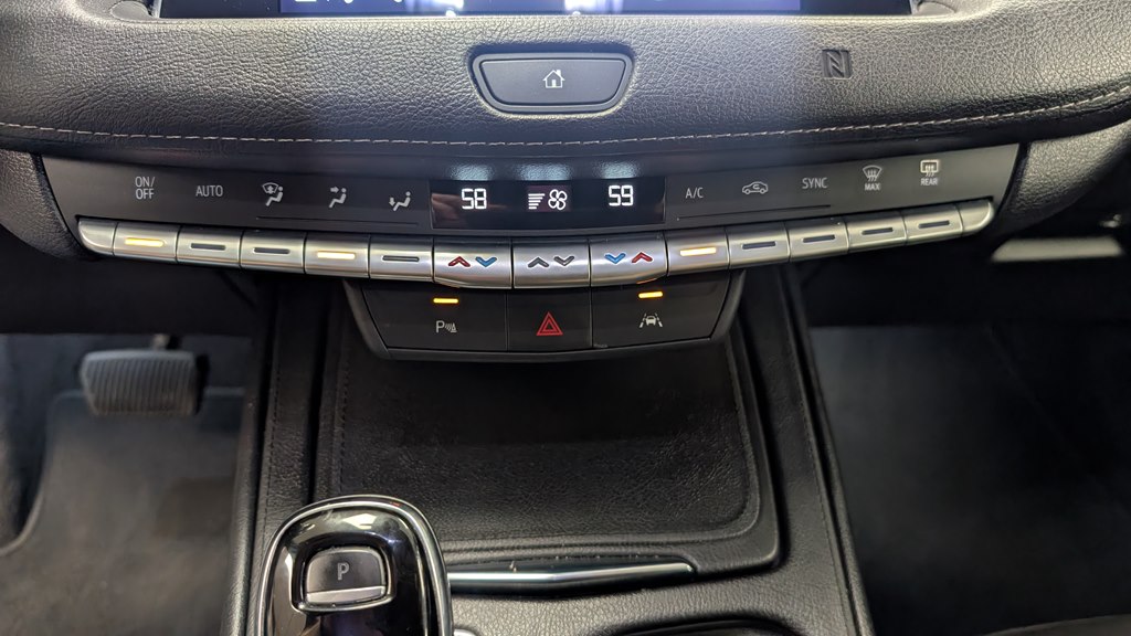 Photo 15 of this CADILLAC XT4