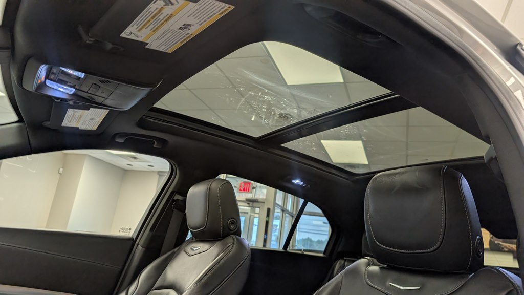 Photo 17 of this CADILLAC XT4