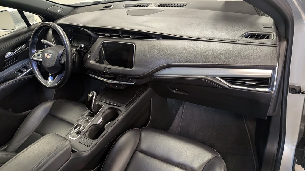 Photo 19 of this CADILLAC XT4