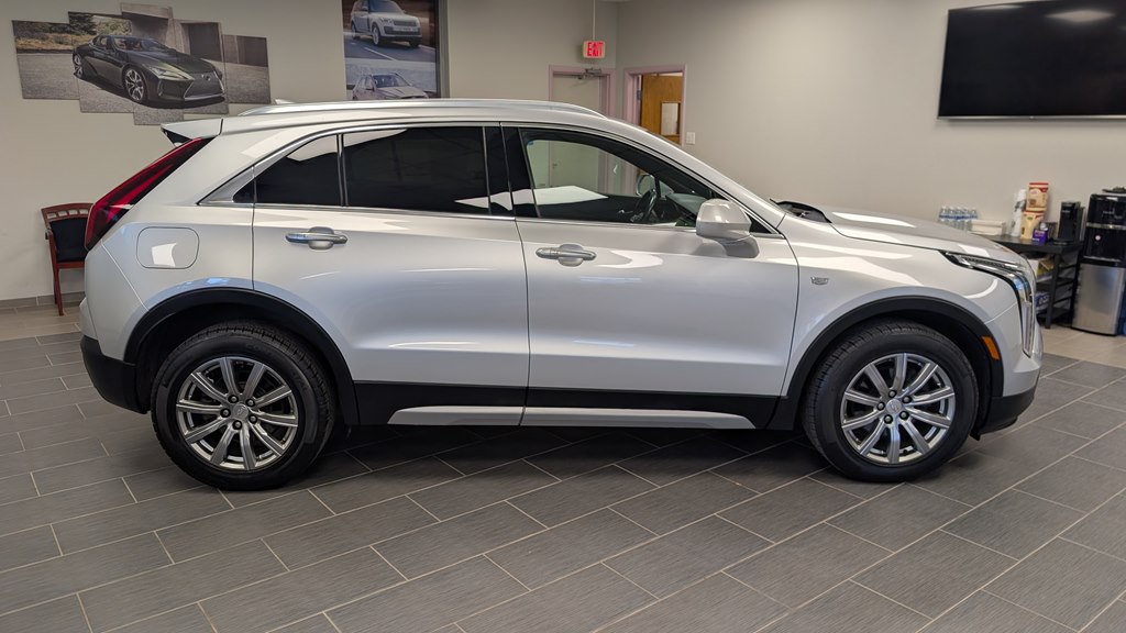 Photo 8 of this CADILLAC XT4