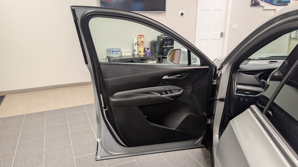Photo 24 of this CADILLAC XT4
