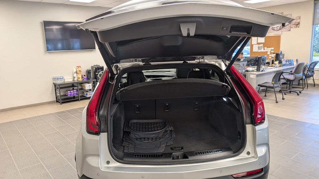 Photo 31 of this CADILLAC XT4