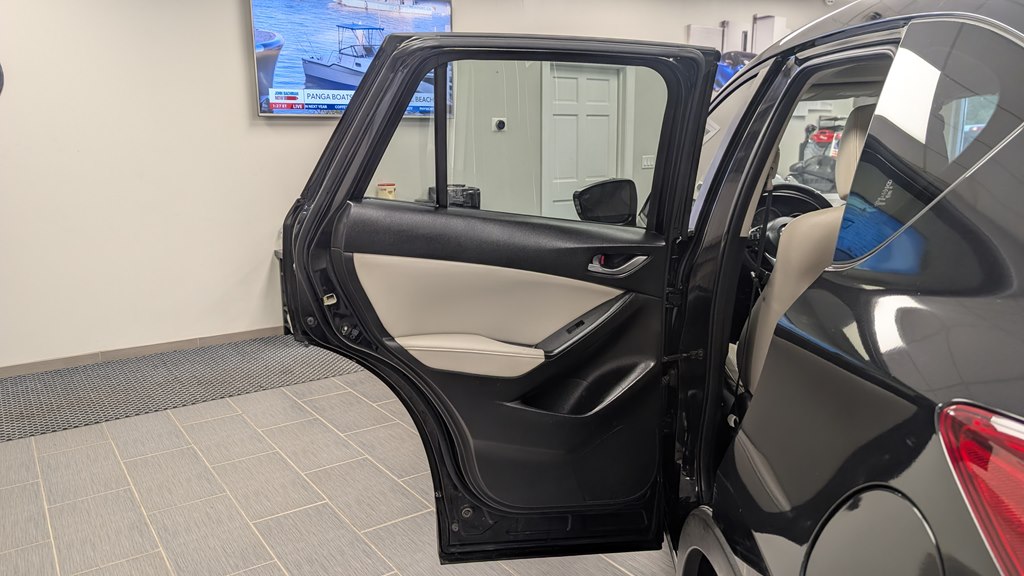 Photo 25 of this MAZDA CX-5