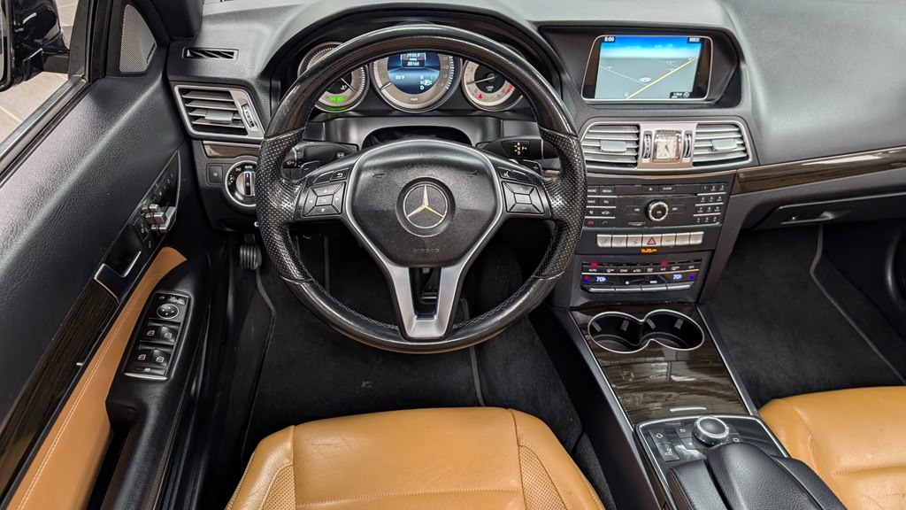 Photo 17 of this MERCEDES-BENZ E-CLASS