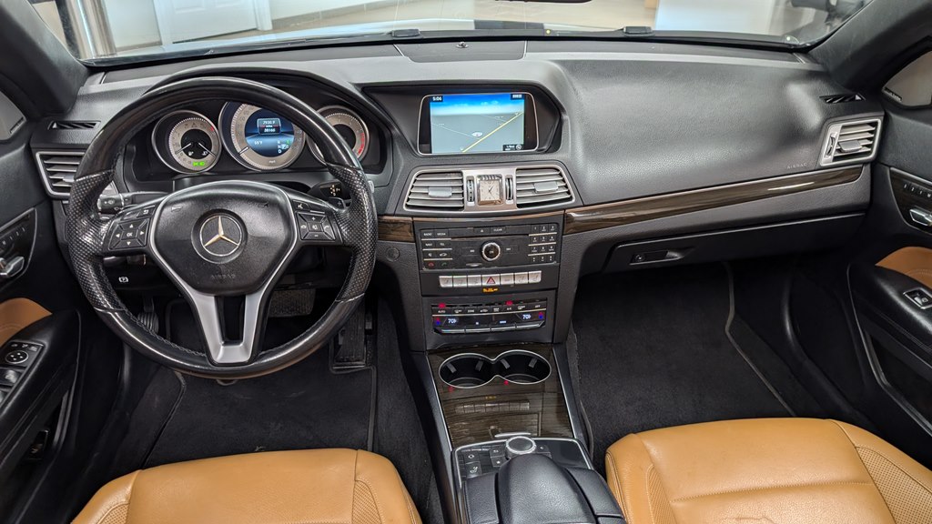 Photo 9 of this MERCEDES-BENZ E-CLASS
