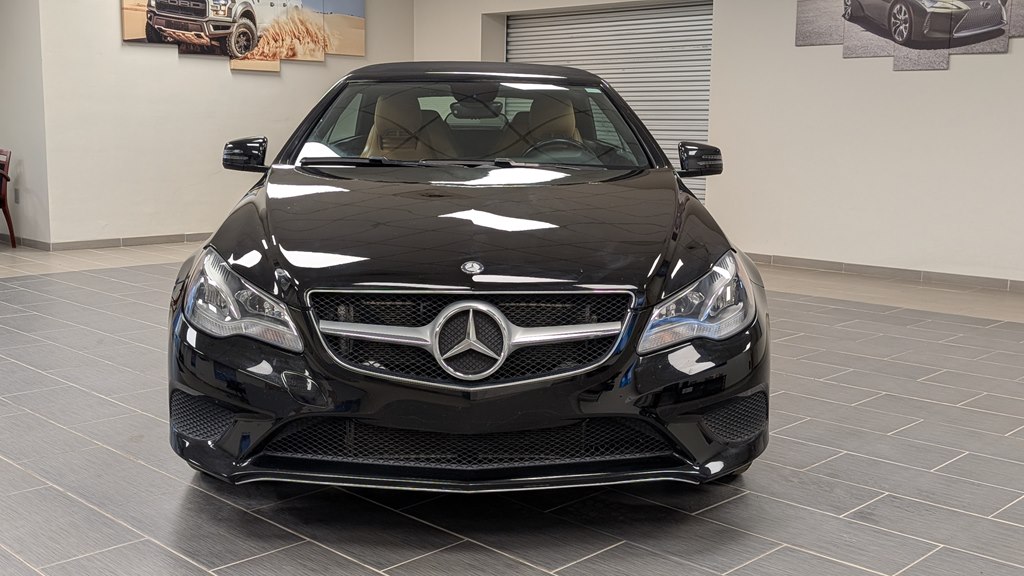 Photo 13 of this MERCEDES-BENZ E-CLASS