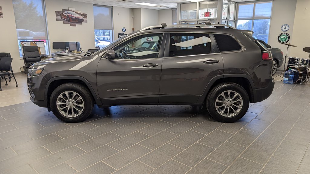 Photo 7 of this JEEP CHEROKEE