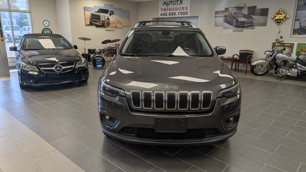 Photo 6 of this JEEP CHEROKEE