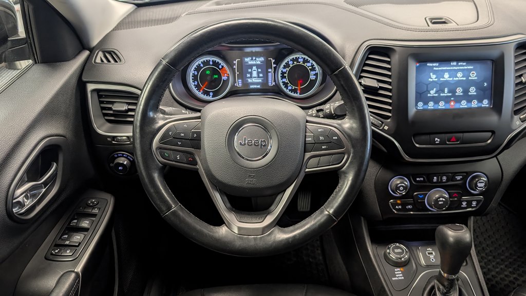 Photo 12 of this JEEP CHEROKEE