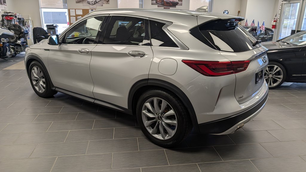 Photo 3 of this INFINITI QX50