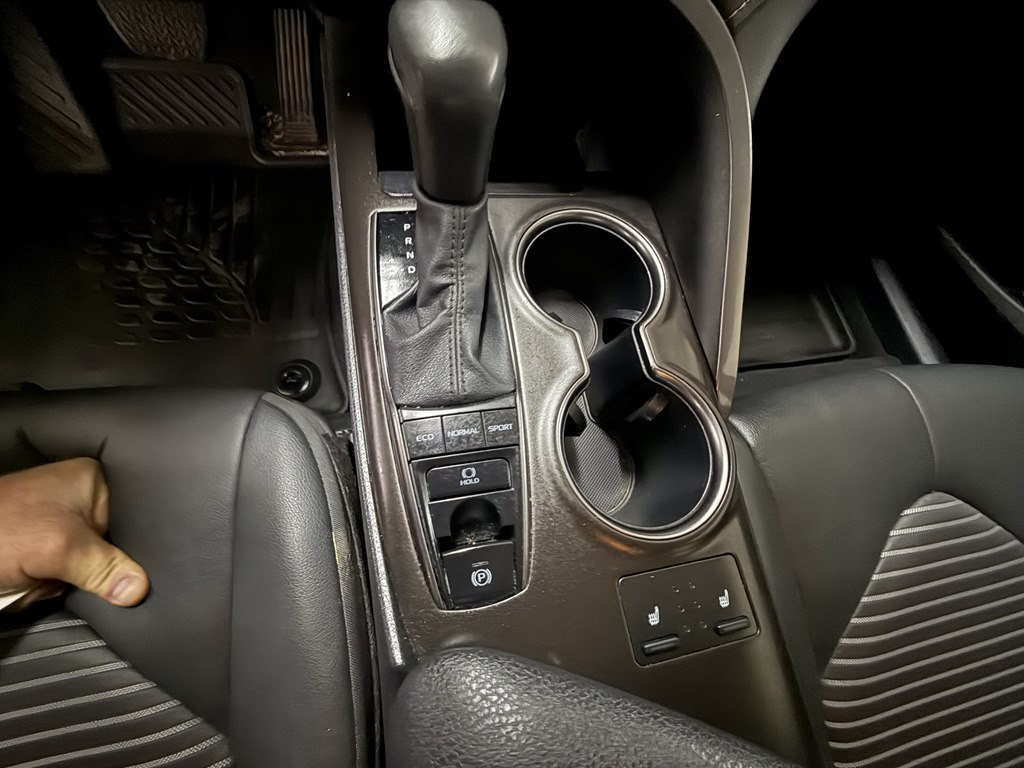 Photo 13 of this TOYOTA CAMRY