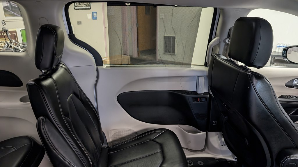 Photo 27 of this CHRYSLER PACIFICA