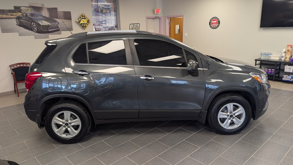 Photo 8 of this CHEVROLET TRAX