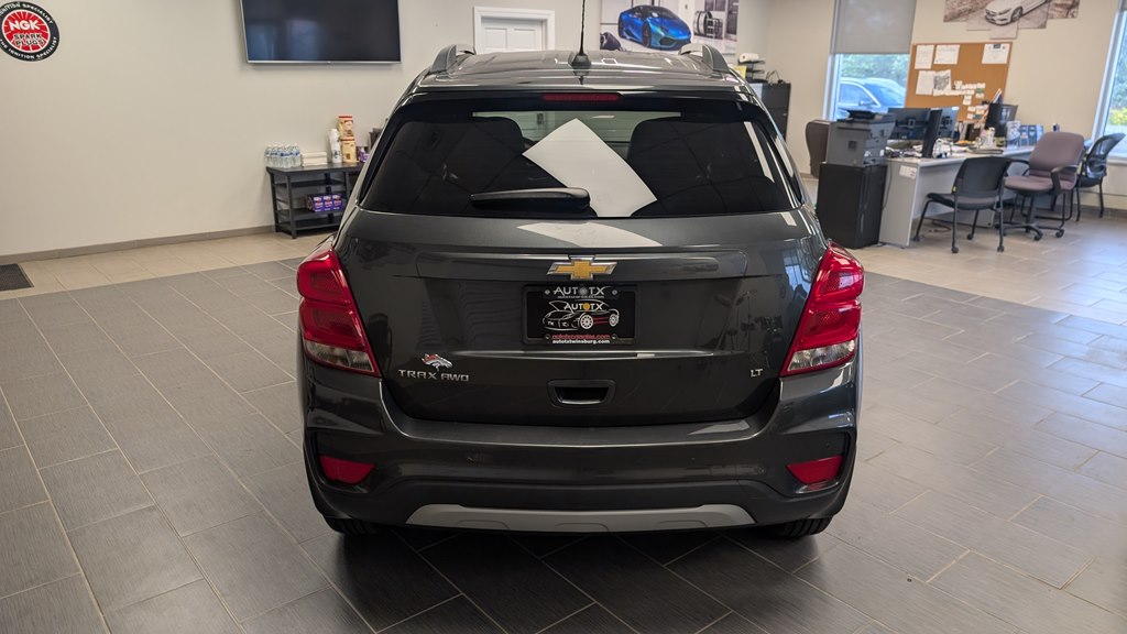 Photo 5 of this CHEVROLET TRAX