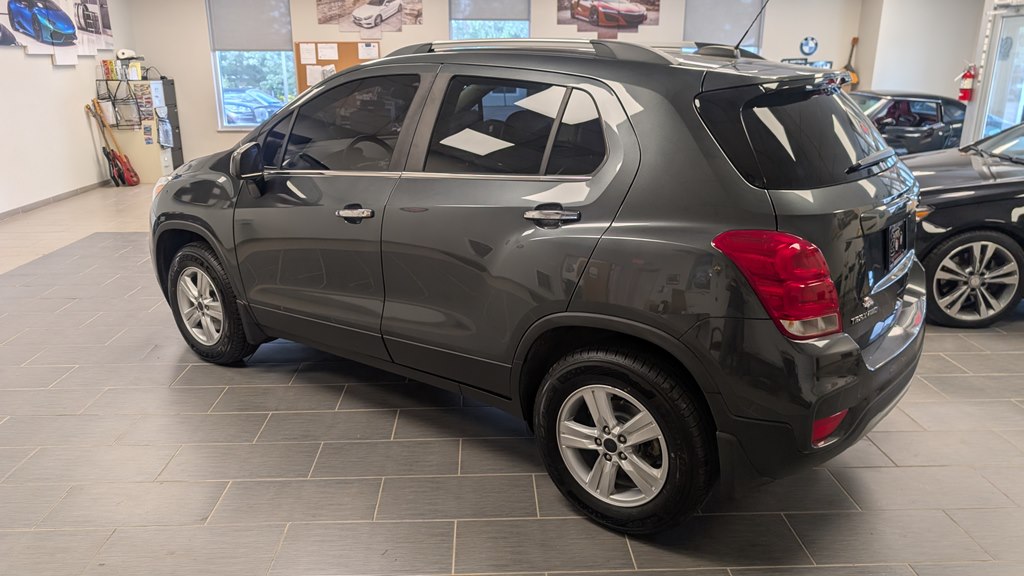 Photo 4 of this CHEVROLET TRAX