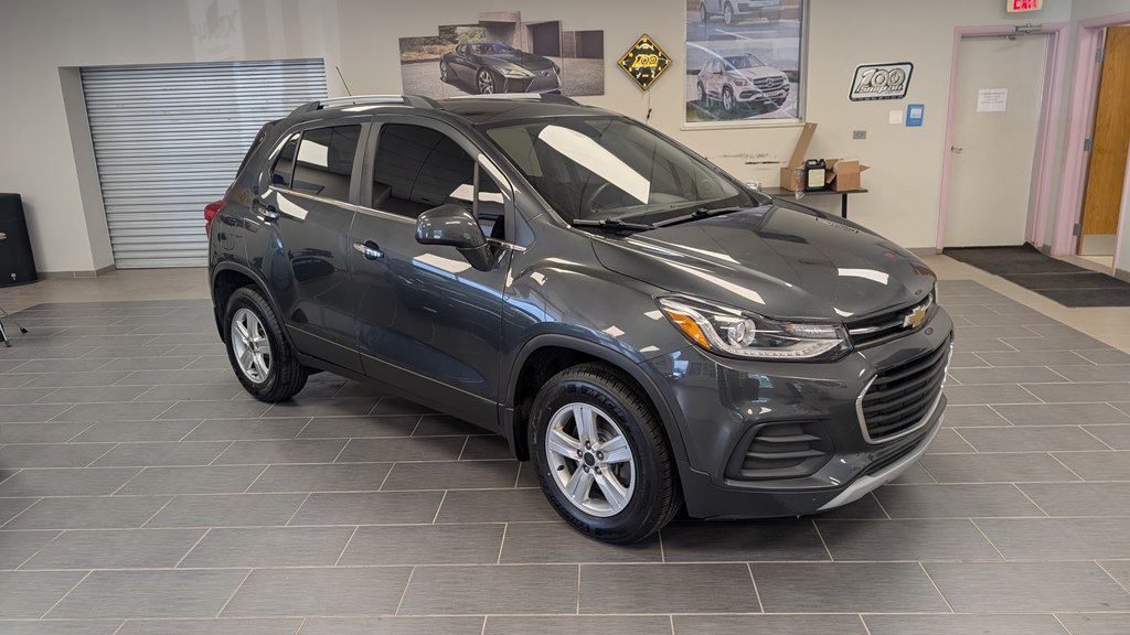 Photo 2 of this CHEVROLET TRAX