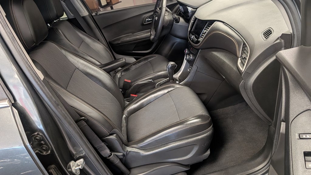 Photo 19 of this CHEVROLET TRAX