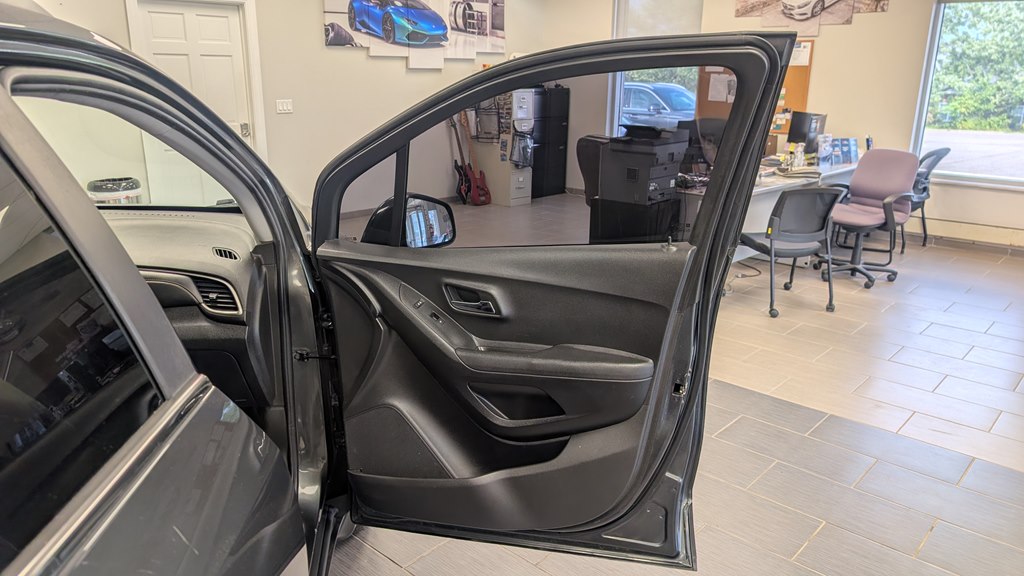 Photo 23 of this CHEVROLET TRAX