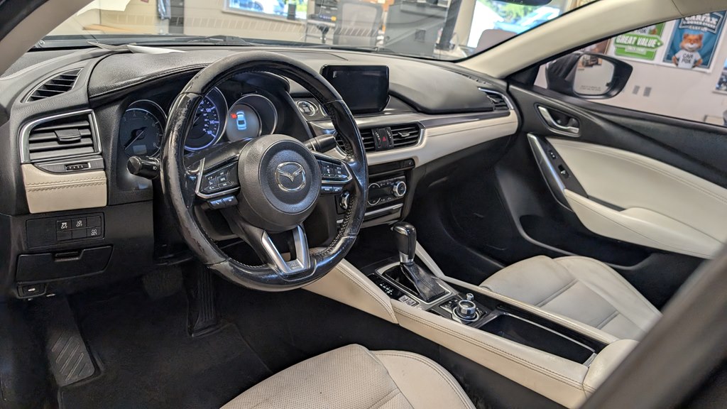 Photo 18 of this MAZDA MAZDA6