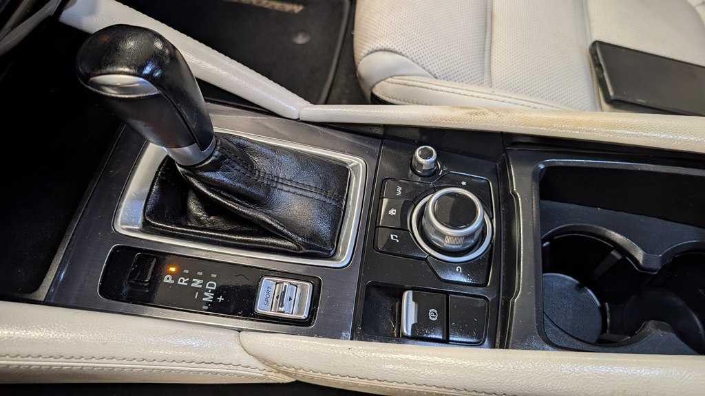 Photo 16 of this MAZDA MAZDA6