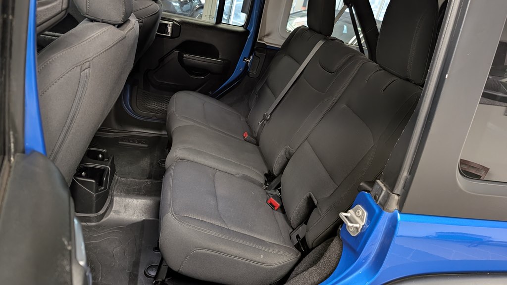 Photo 21 of this JEEP WRANGLER UNLIMI