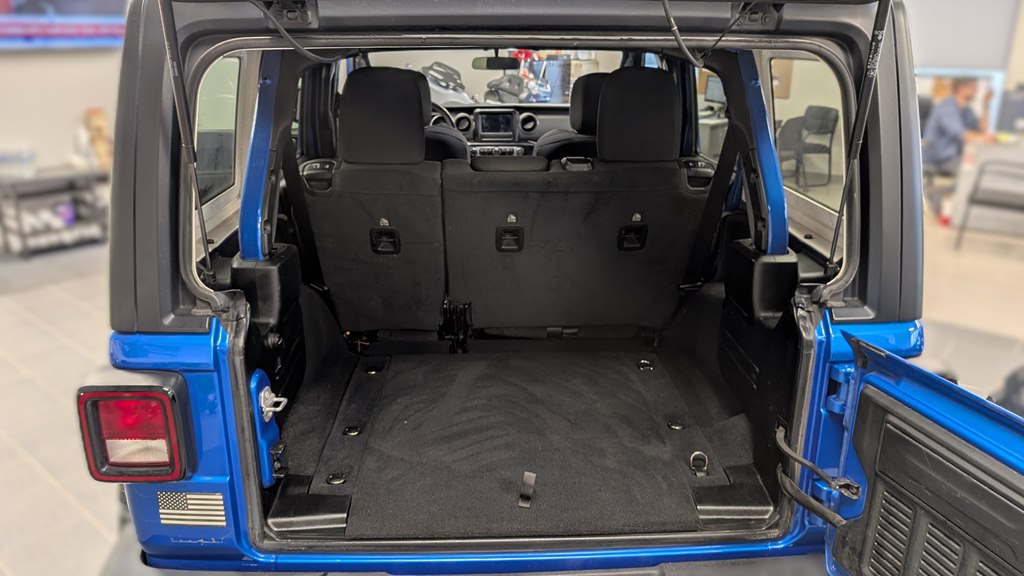 Photo 28 of this JEEP WRANGLER UNLIMI