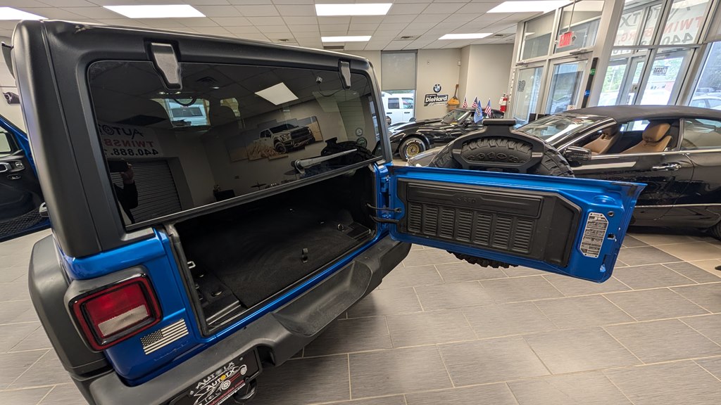 Photo 27 of this JEEP WRANGLER UNLIMI
