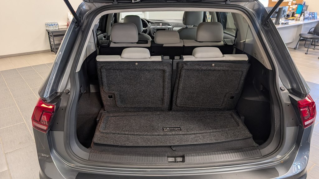 Photo 25 of this VOLKSWAGEN TIGUAN