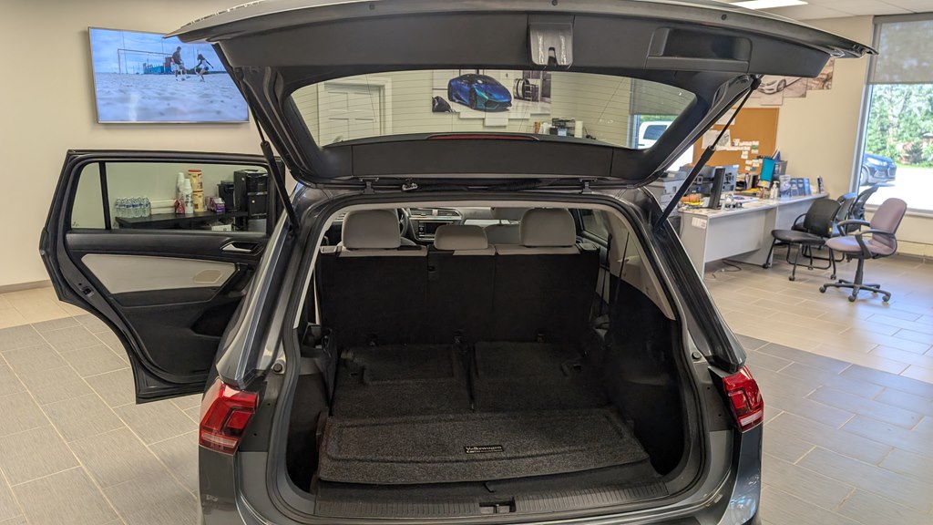 Photo 26 of this VOLKSWAGEN TIGUAN