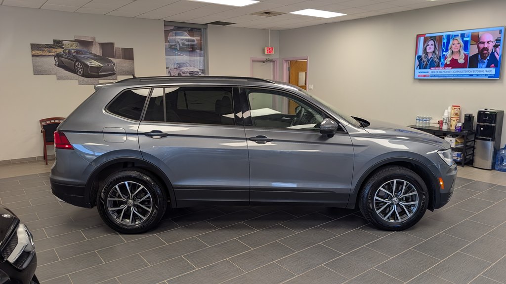 Photo 8 of this VOLKSWAGEN TIGUAN