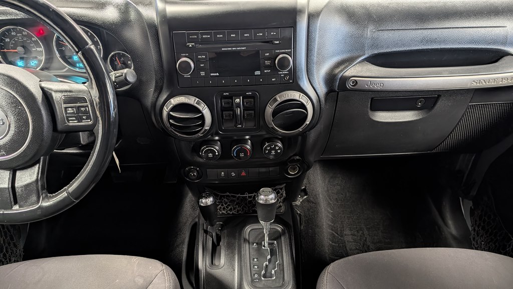 Photo 12 of this JEEP WRANGLER UNLIMI